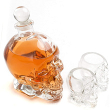 DÉCANGEMENT DE WHISKY SKULL DE VERRE AVEC LE TORTER